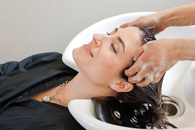 How to Wash Your Hair—The Right Way Organic Hair Teach You !